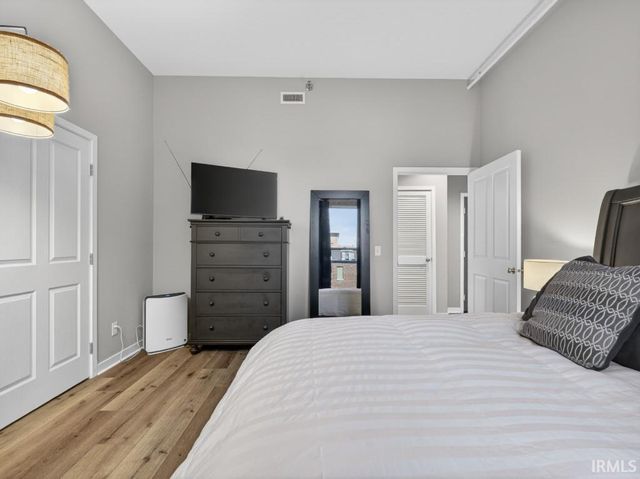 113 W Wayne St Apt 212, Fort Wayne, IN 46802