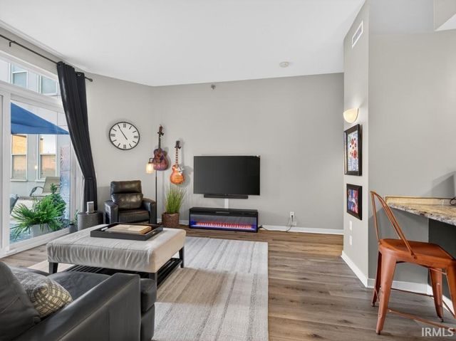 113 W Wayne St Apt 212, Fort Wayne, IN 46802