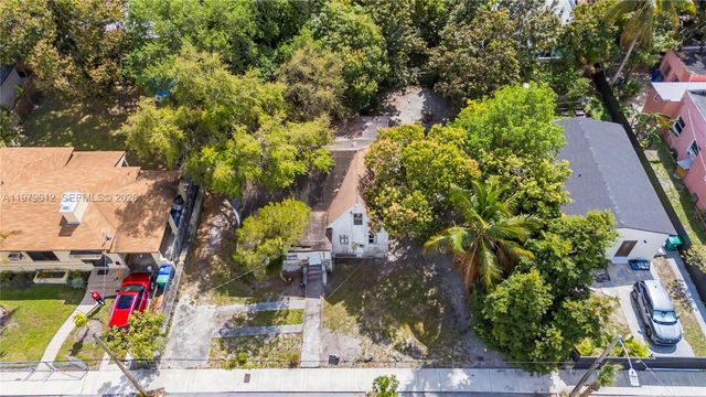 98 NE 70th St, Miami, FL 33138