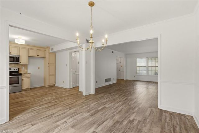 3204 Regents Park Lane E, Greensboro, NC 27455