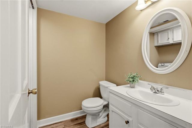 3204 Regents Park Lane E, Greensboro, NC 27455