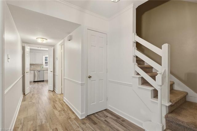 3204 Regents Park Lane E, Greensboro, NC 27455