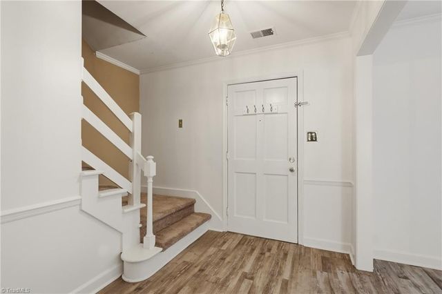 3204 Regents Park Lane E, Greensboro, NC 27455