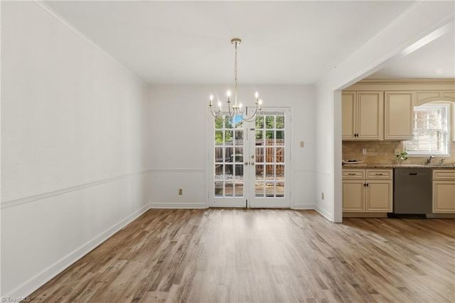 3204 Regents Park Lane E, Greensboro, NC 27455
