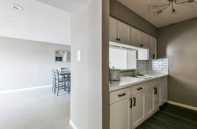 8529 Hearth Drive 25, Houston, TX 77054