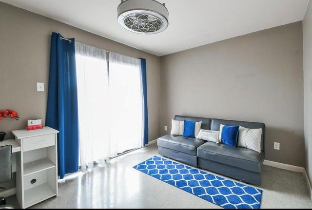 8529 Hearth Drive 25, Houston, TX 77054