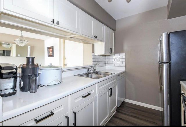 8529 Hearth Drive 25, Houston, TX 77054