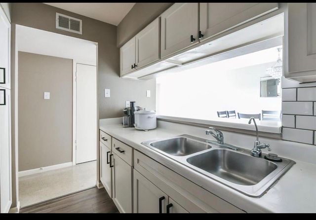 8529 Hearth Drive 25, Houston, TX 77054