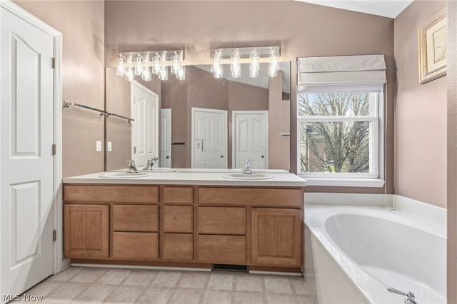 1181 Hamilton Drive, Broadview Heights, OH 44147