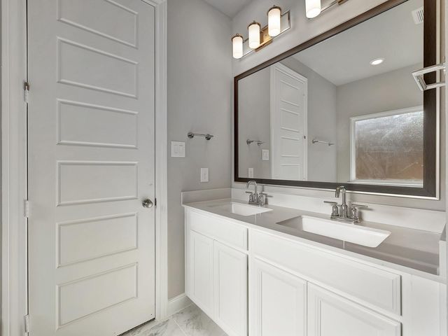 220 Raine Manor Court, Montgomery, TX 77316