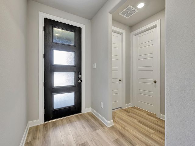 220 Raine Manor Court, Montgomery, TX 77316