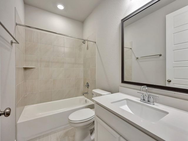 220 Raine Manor Court, Montgomery, TX 77316