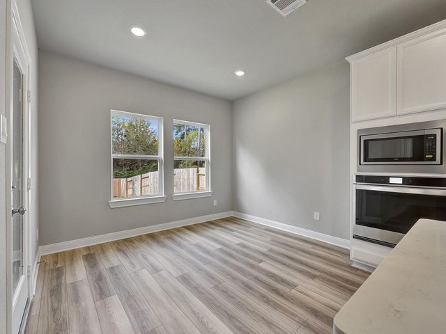 220 Raine Manor Court, Montgomery, TX 77316