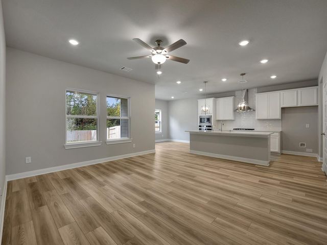 220 Raine Manor Court, Montgomery, TX 77316