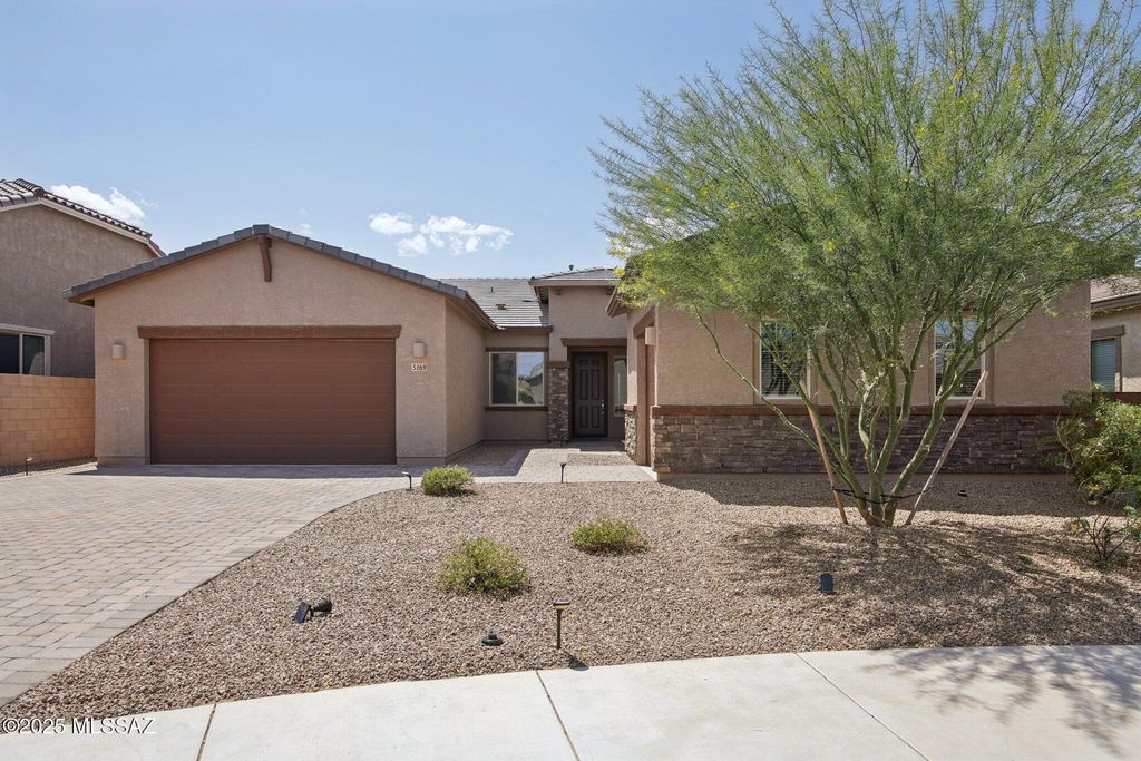 5169 W Glenstone Court, Oro Valley, AZ 85742