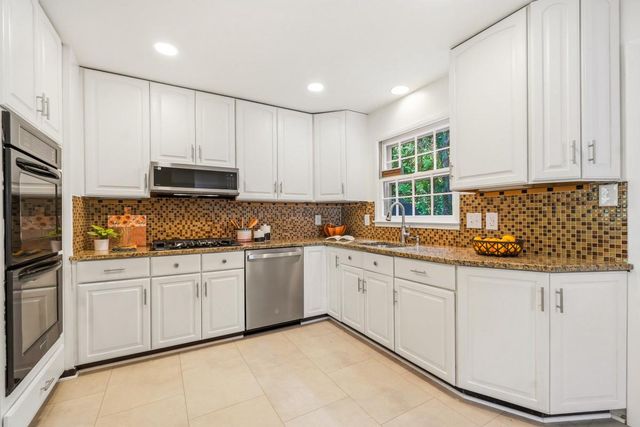 13410 DOWLAIS DR, Rockville, MD 20853