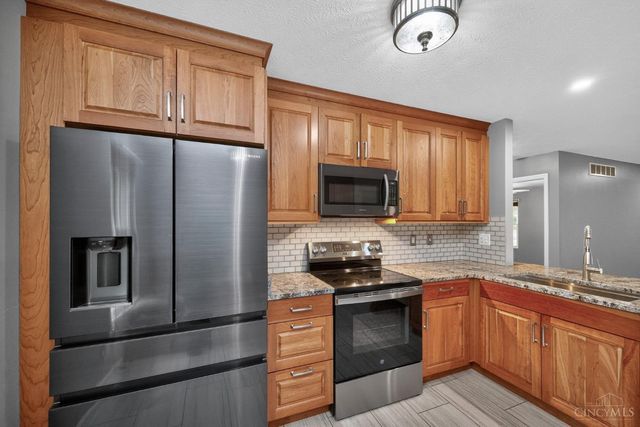 1331 Cathy, Amelia, OH 45102