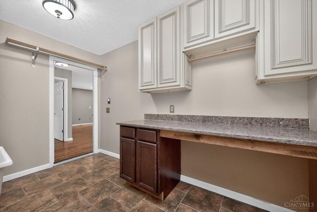 1331 Cathy, Amelia, OH 45102