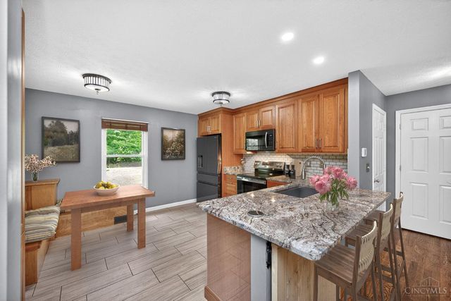 1331 Cathy, Amelia, OH 45102