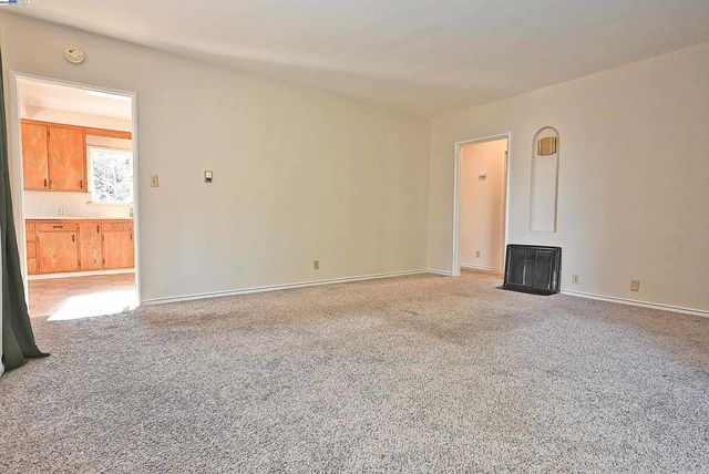 181 E Lewelling Blvd, San Lorenzo, CA 94580