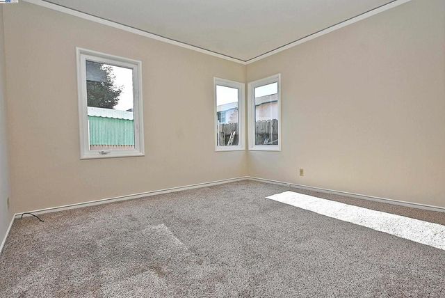 181 E Lewelling Blvd, San Lorenzo, CA 94580