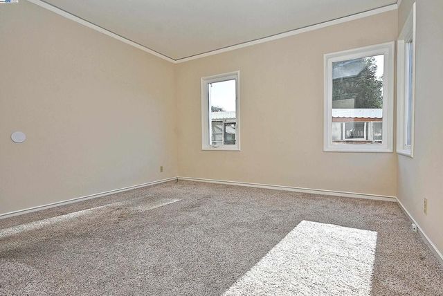 181 E Lewelling Blvd, San Lorenzo, CA 94580