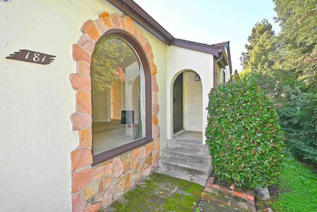 181 E Lewelling Blvd, San Lorenzo, CA 94580