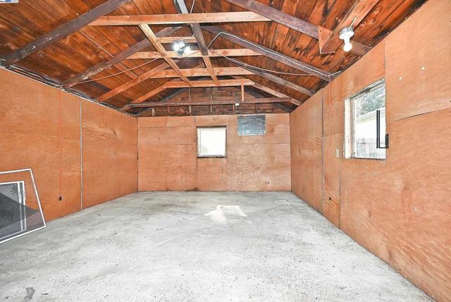 181 E Lewelling Blvd, San Lorenzo, CA 94580