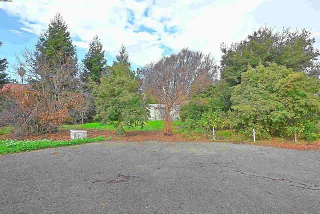 181 E Lewelling Blvd, San Lorenzo, CA 94580