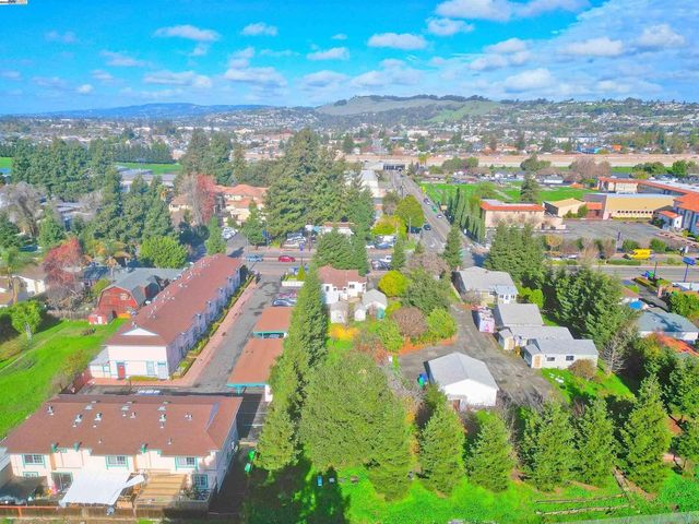 181 E Lewelling Blvd, San Lorenzo, CA 94580