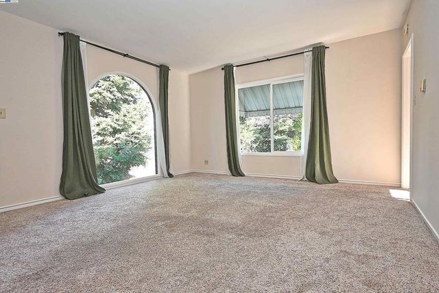 181 E Lewelling Blvd, San Lorenzo, CA 94580