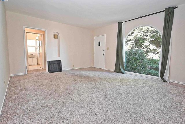 181 E Lewelling Blvd, San Lorenzo, CA 94580