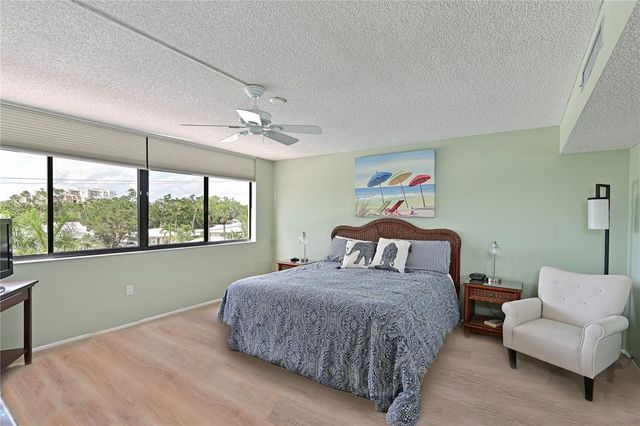 6287 MIDNIGHT PASS ROAD 201, Sarasota, FL 34242
