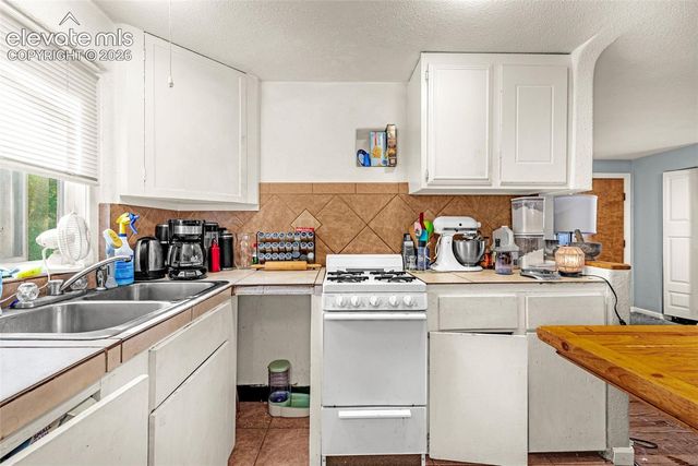 526 Bonfoy Avenue, Colorado Springs, CO 80909