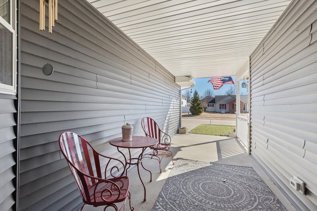 1545 Silver Valley Drive, Dewitt, IA 52742