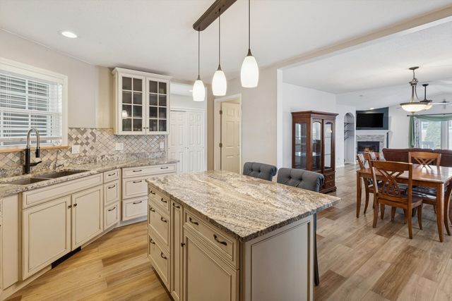 1545 Silver Valley Drive, Dewitt, IA 52742