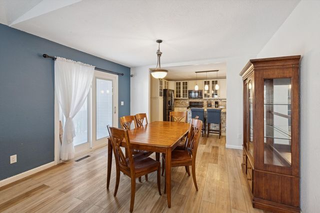 1545 Silver Valley Drive, Dewitt, IA 52742