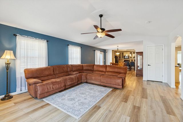 1545 Silver Valley Drive, Dewitt, IA 52742