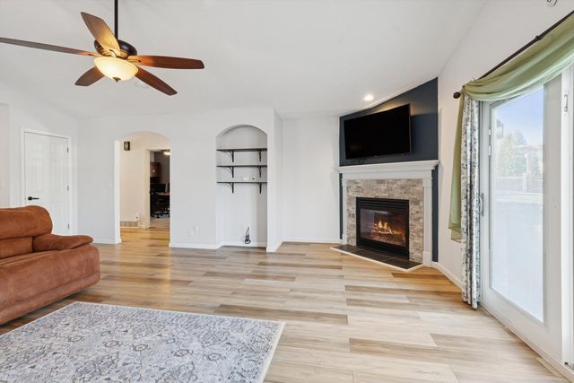 1545 Silver Valley Drive, Dewitt, IA 52742