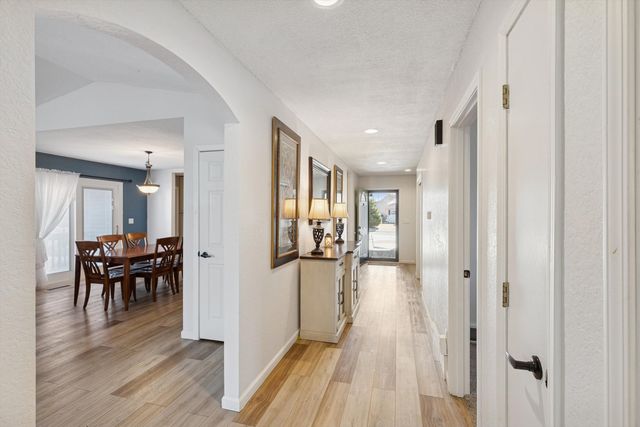 1545 Silver Valley Drive, Dewitt, IA 52742