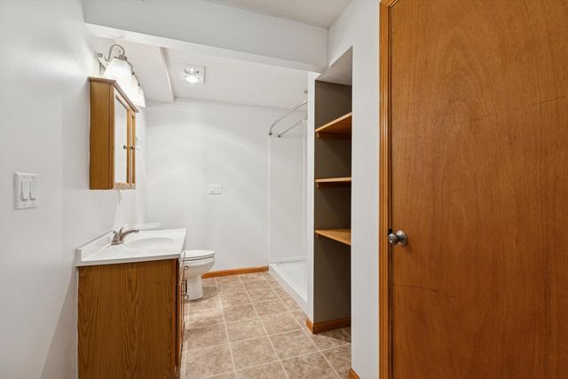 1545 Silver Valley Drive, Dewitt, IA 52742