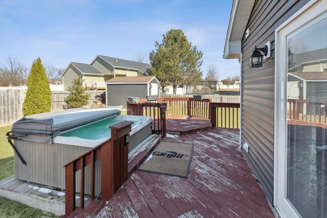 1545 Silver Valley Drive, Dewitt, IA 52742