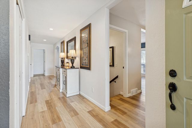 1545 Silver Valley Drive, Dewitt, IA 52742