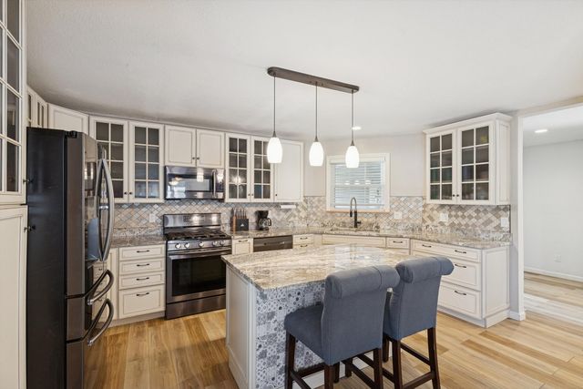 1545 Silver Valley Drive, Dewitt, IA 52742