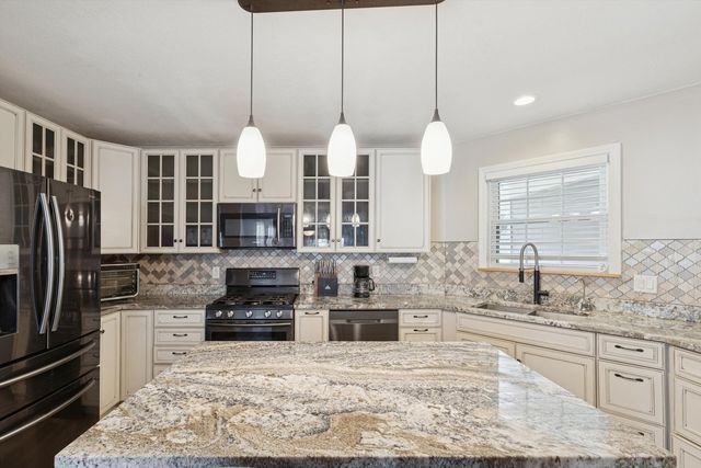 1545 Silver Valley Drive, Dewitt, IA 52742