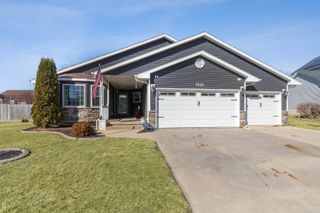 1545 Silver Valley Drive, Dewitt, IA 52742