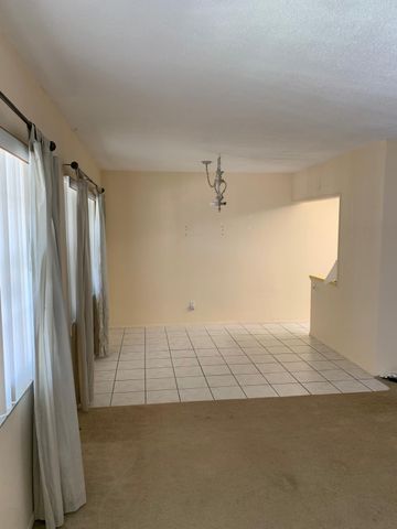 2453 NE 51st Street D316, Fort Lauderdale, FL 33308