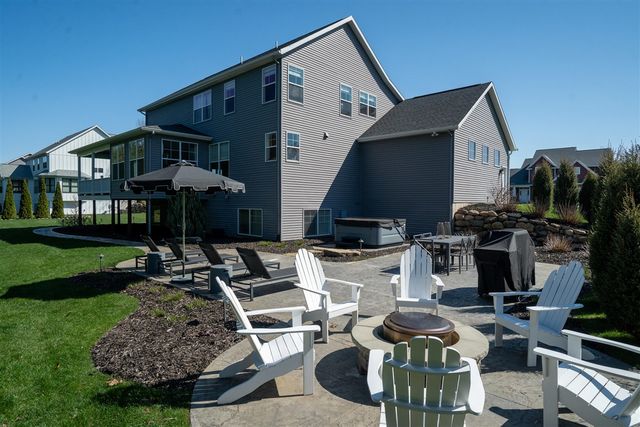 7856 Drake Ridge, Kalamazoo, MI 49009