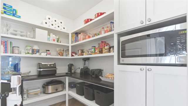 7856 Drake Ridge, Kalamazoo, MI 49009