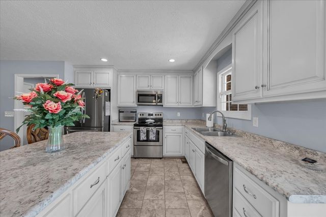 1841 Hills Chapel Rd, Manchester, TN 37355